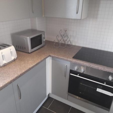 Penthouse Apartment Free Wi-Fi & Parking Occasional Bed Available Солігалл Екстер'єр фото