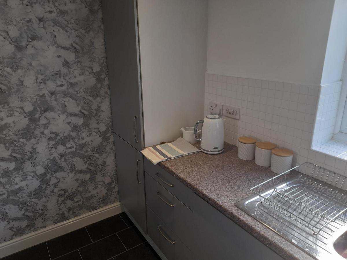 Penthouse Apartment Free Wi-Fi & Parking Occasional Bed Available Солігалл Екстер'єр фото