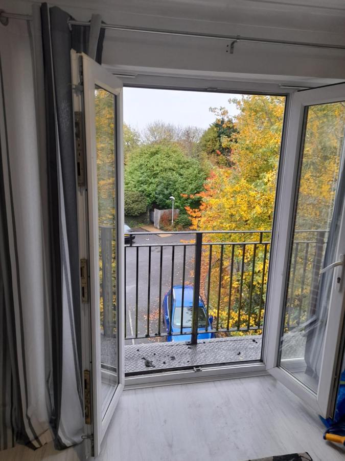 Penthouse Apartment Free Wi-Fi & Parking Occasional Bed Available Солігалл Екстер'єр фото