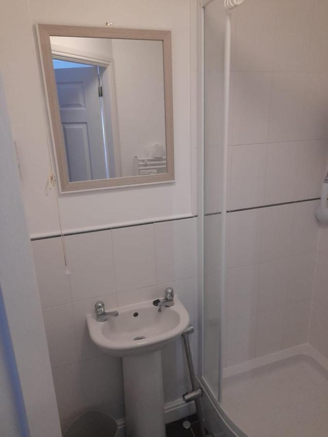 Penthouse Apartment Free Wi-Fi & Parking Occasional Bed Available Солігалл Екстер'єр фото